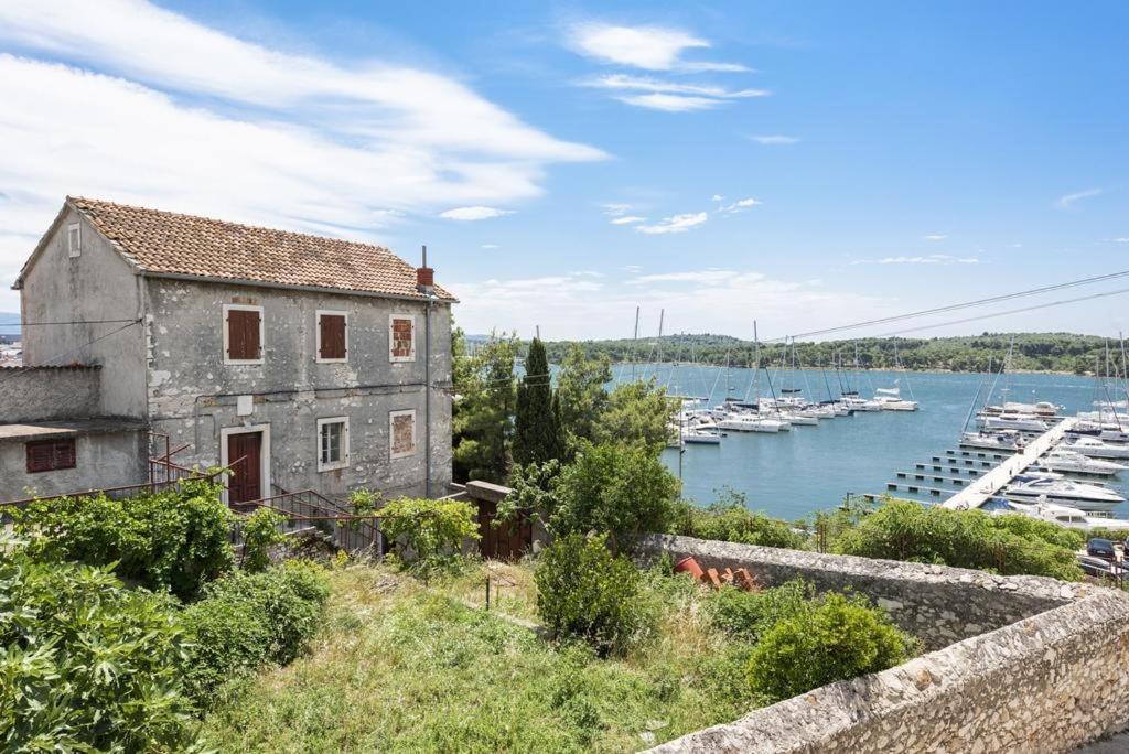 Apartments Tara, Sibenik - Mandalina المظهر الخارجي الصورة