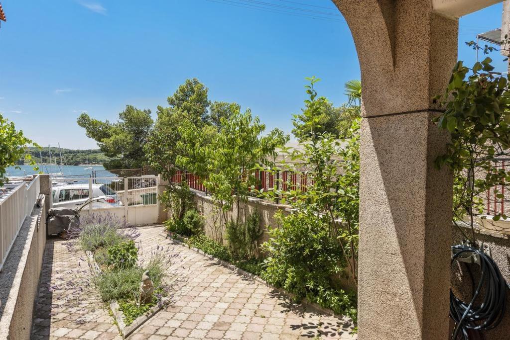 Apartments Tara, Sibenik - Mandalina المظهر الخارجي الصورة