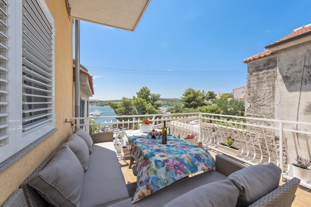 Apartments Tara, Sibenik - Mandalina المظهر الخارجي الصورة